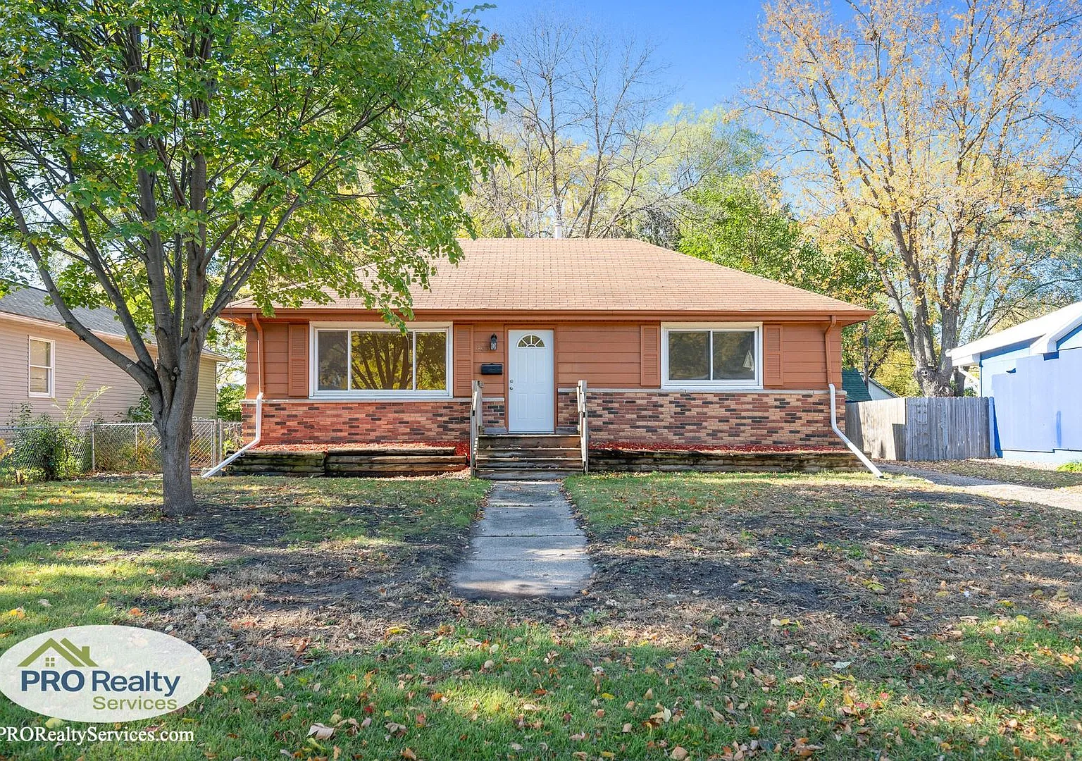 3 Bedroom Home in Bloomington — Photo 1