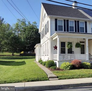 143 E Main St, Brownstown, PA, 17508
