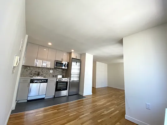 Rented by Compass | media 7