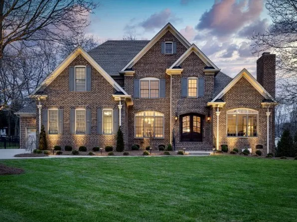 2404 Durham Manor Dr, Franklin, TN 37064