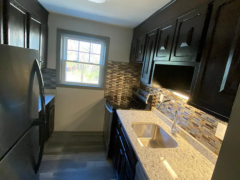 30 Hillside St — Photo 16