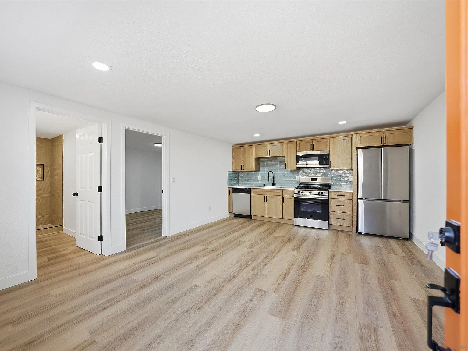 1 bed, 400 sqft, $2,200 — Photo 2