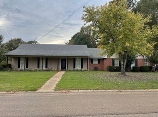 828 Eagles Nest Dr, Byram, MS 39272