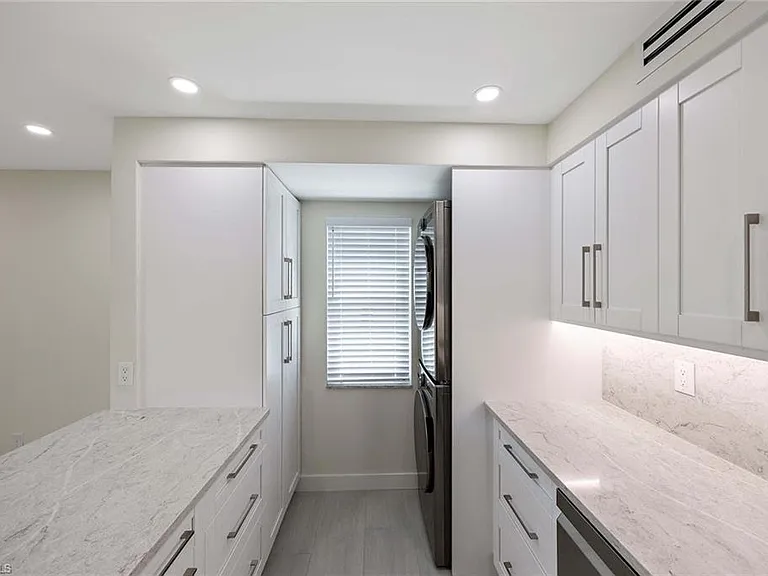 1155 Sandpiper St #F7 — Photo 12