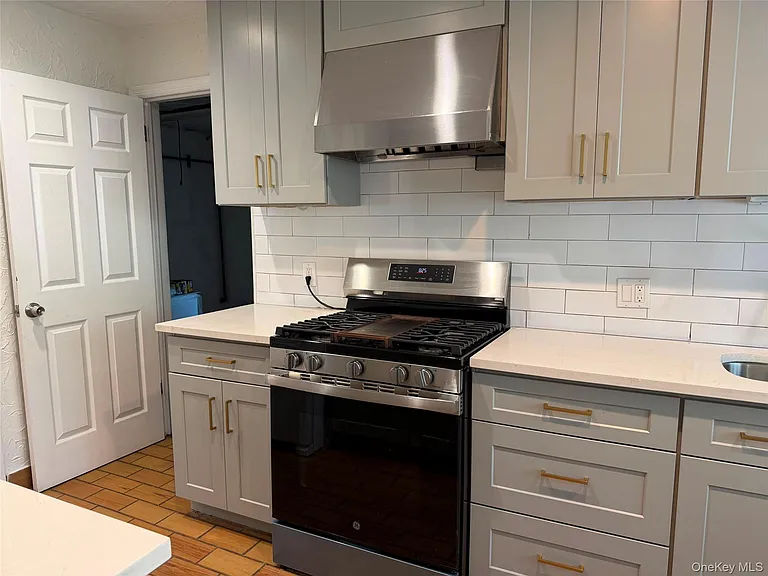 369 Island Ave — Photo 8