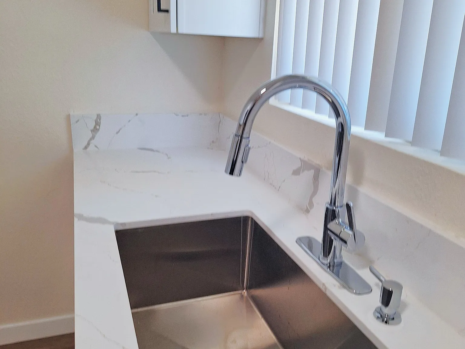 2 bed, 900 sqft, $2,500 — Photo 2