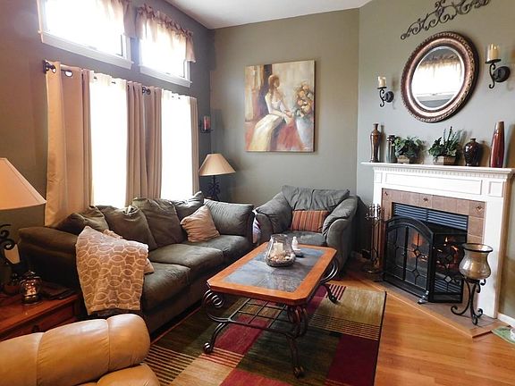 3rd image of 501 Auburn St APT 302