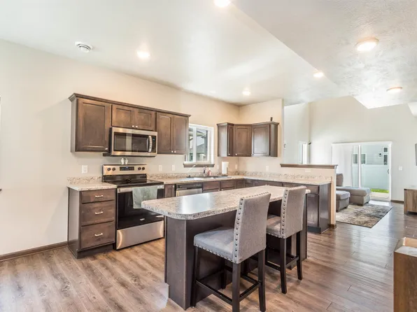 6110 S Alki Pl, Sioux Falls, SD 57108