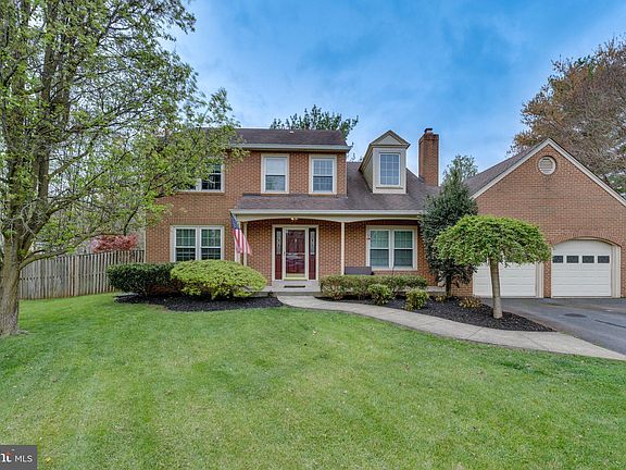 2nd image of 21762 Rolling Woods Pl