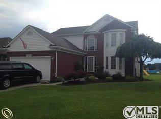 53097 Ridgewood Dr, Chesterfield, MI 48051