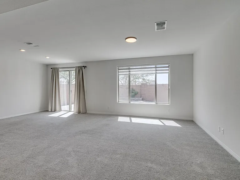 10303 Dallington St — Photo 9