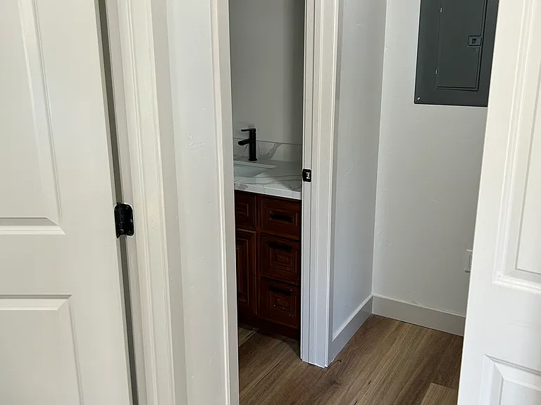 154 Clover St #B — Photo 13