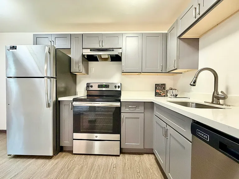 9050 Greenwood Ave N #106 — Photo 5