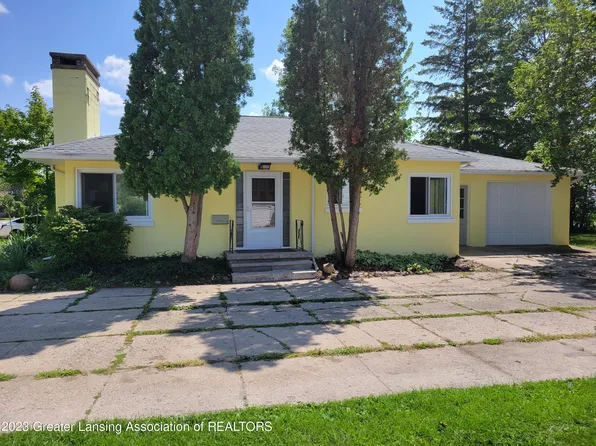 1009 N Clinton Ave, Saint Johns, MI 48879