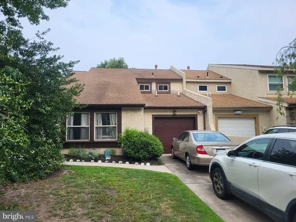 20 Peregrine Dr, Voorhees, NJ 08043