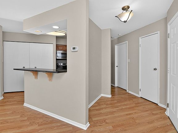 2nd image of 1233 Wyndham Ct APT 204