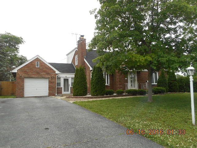 1st image of 939 Campbell Ave