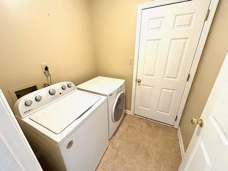 234 W Lake Cir — Photo 17