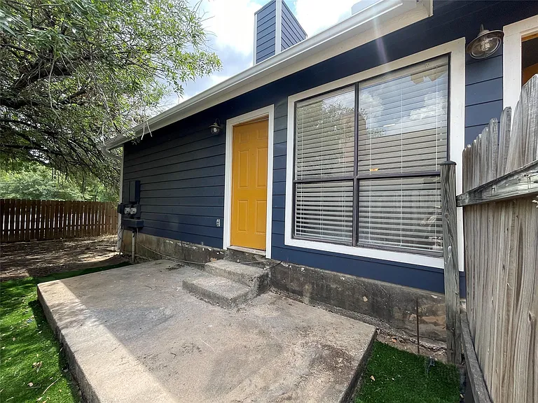 2031 Redwing Way — Photo 22