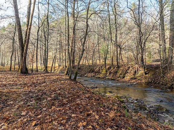 3rd image of 894 Hap Holt Rd