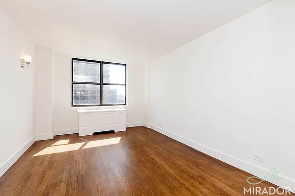 Rented by Mirador Real Estate | media 21
