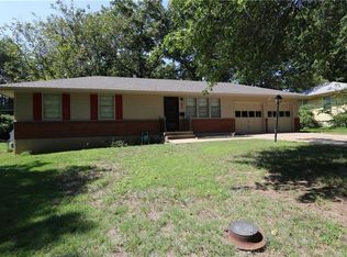 8804 Stark Ave, Kansas City, MO 64138