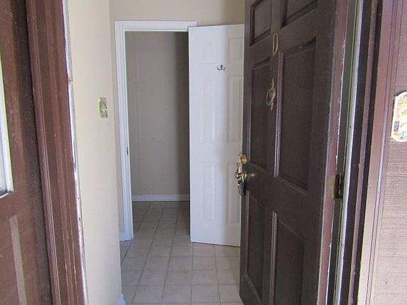 3rd image of 1653 42nd St Unit 1653D