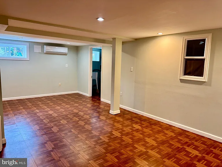 204 S Irving St — Photo 15