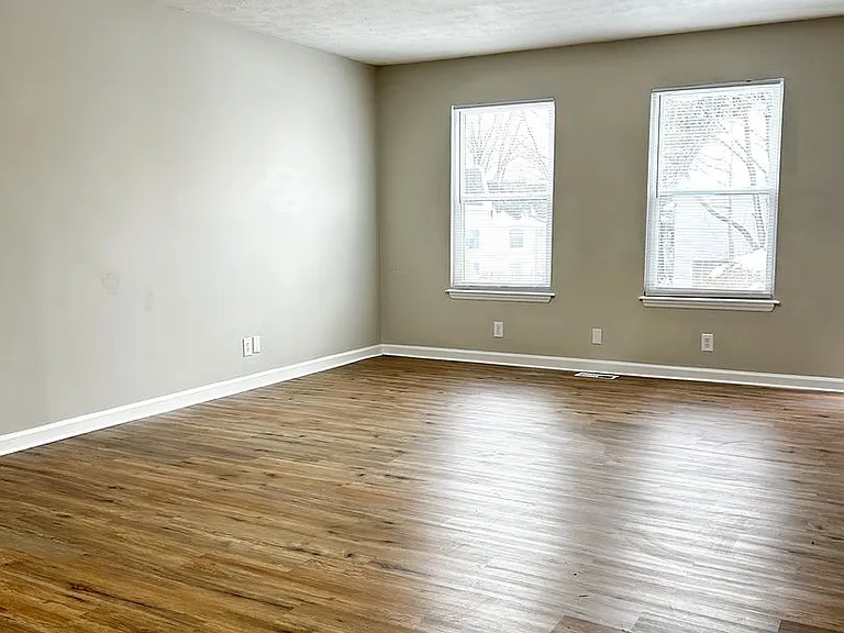 408 Bainbridge Ct #9 & 10 — Photo 6