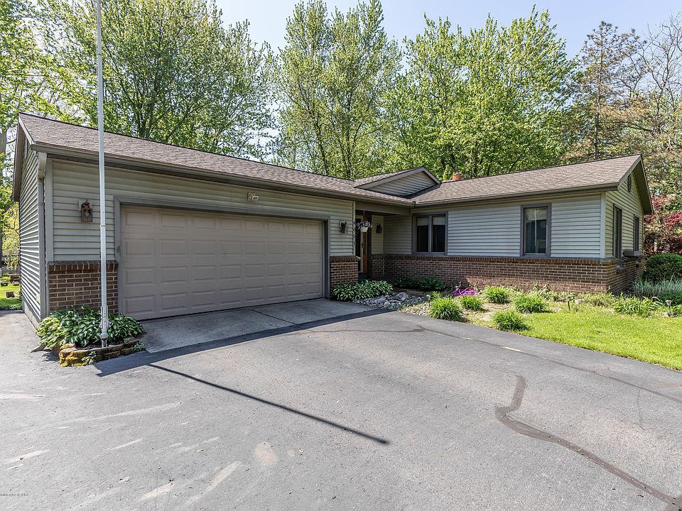 1st image of 4051 Driftwood Dr