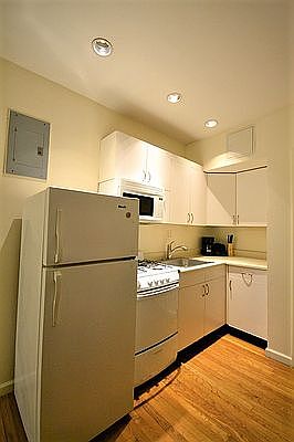 5th image of 534 W 50th St APT 3B