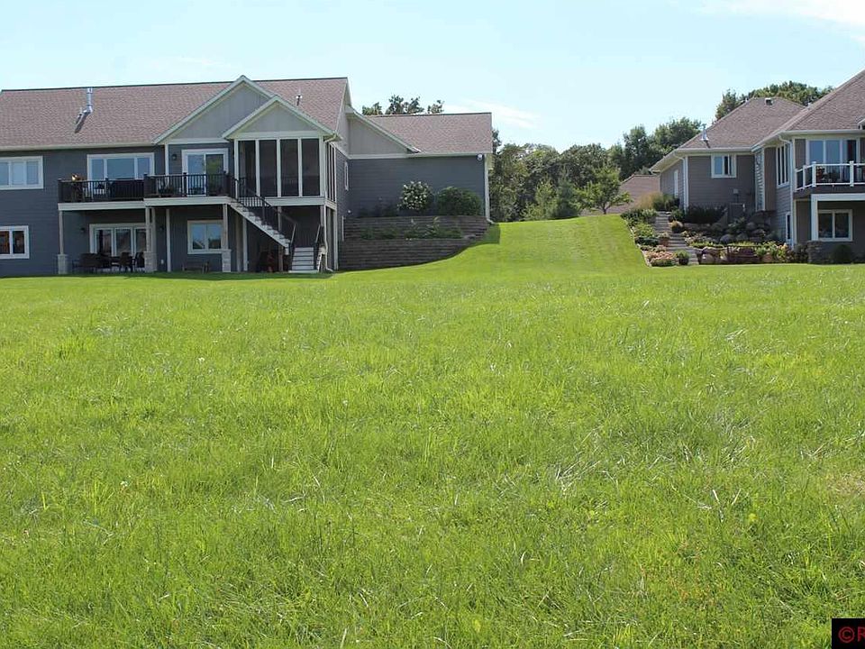 2nd image of 209 Rosewood Dr