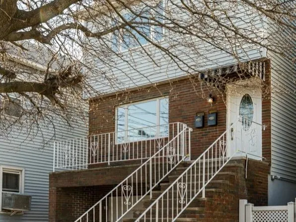 18 Cottage St, Bayonne, NJ 07002