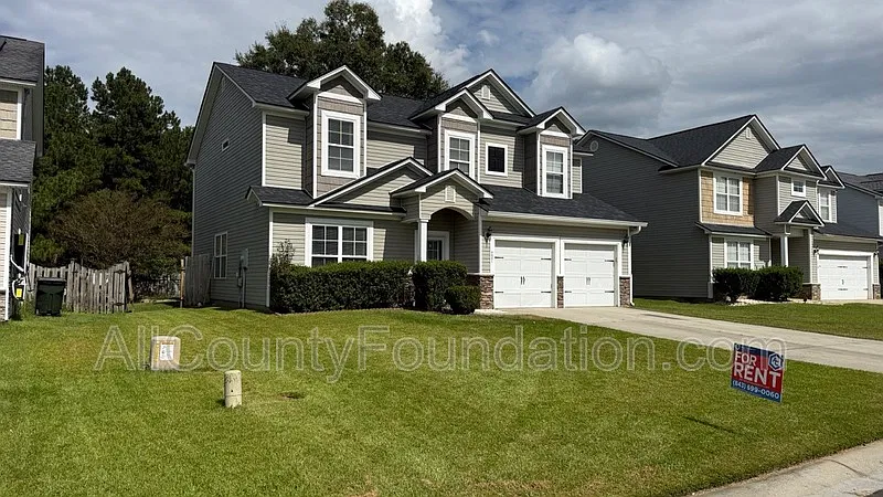 4 bed, 2.5 bath, 2210 sqft, $2,345 — Photo 2