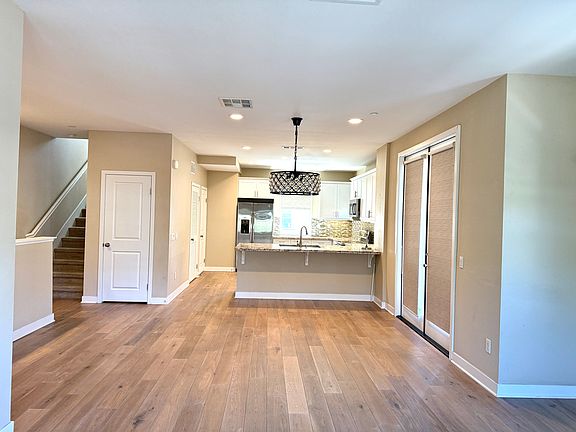 4th image of 557 W Foothill Blvd #139