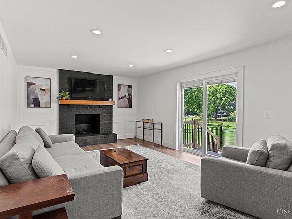 2nd image of 6068 Hillsdale Ln