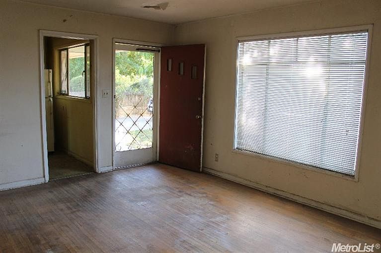 2nd image of 424 Monroe Ave
