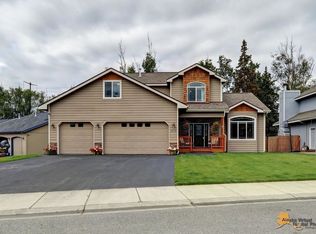 13116 Curry Ridge Cir, Eagle River, AK 99577