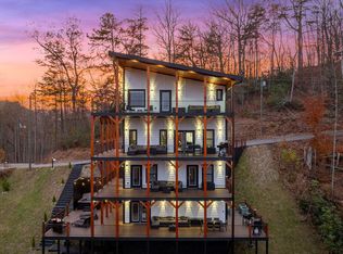 611 Ivy Rd, Gatlinburg, TN 37738