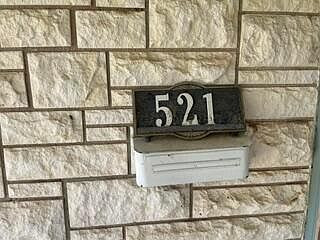 2nd image of 521 W Broadway Ave