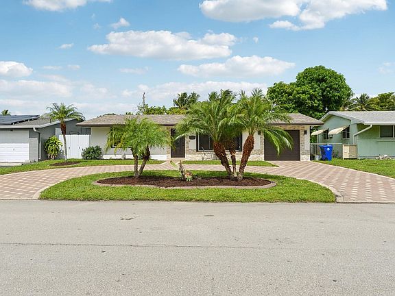 3rd image of 2654 Tarpon Drive