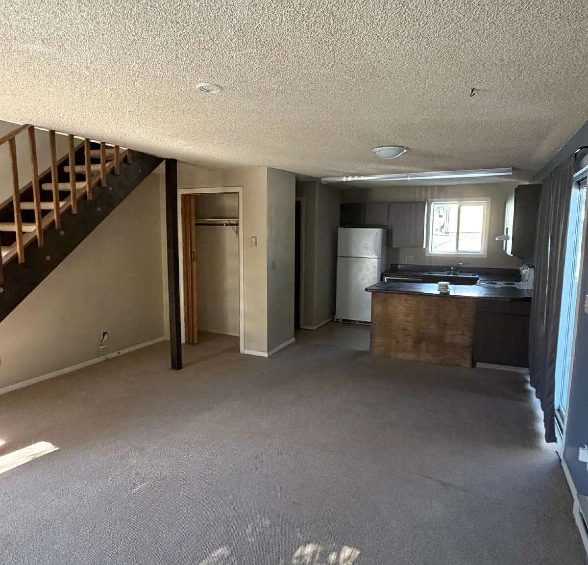 2 bed, 1.5 bath, $1,400 — Photo 4