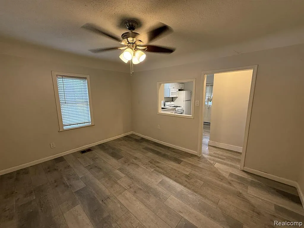 2 bed, 1.0 bath, 900 sqft, $1,450 — Photo 4