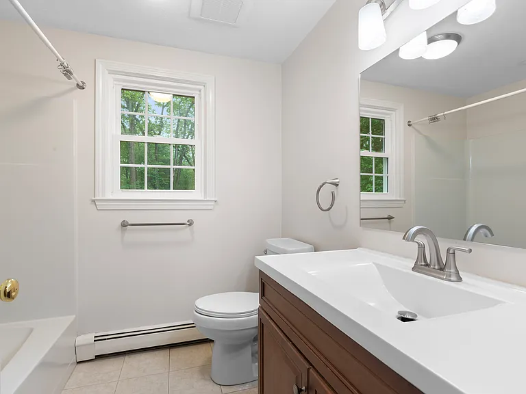 Bathroom 2nd Floor