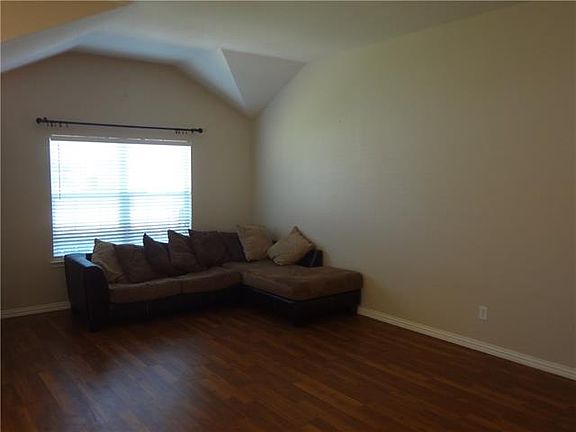 2nd image of 10408 Lake Brook Dr