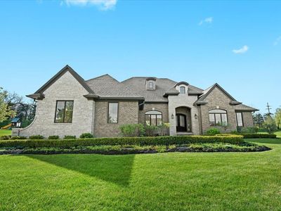 10580 Stoney Point Dr, South Lyon, MI, 48178