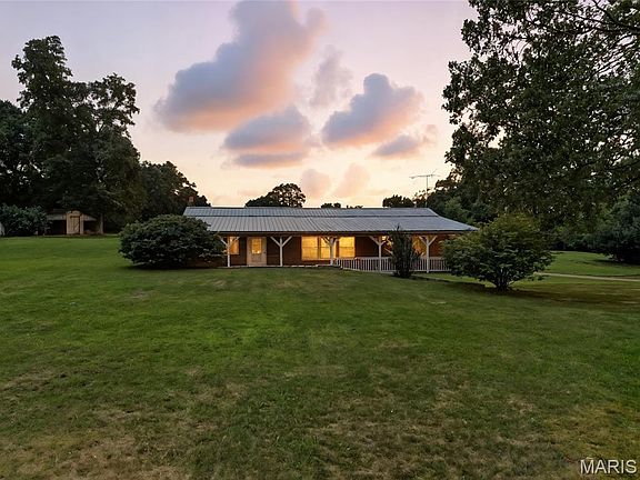 2nd image of 10443 Airport Rd