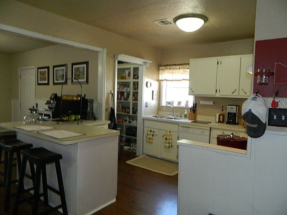 4th image of 1109 NW Ash Ave
