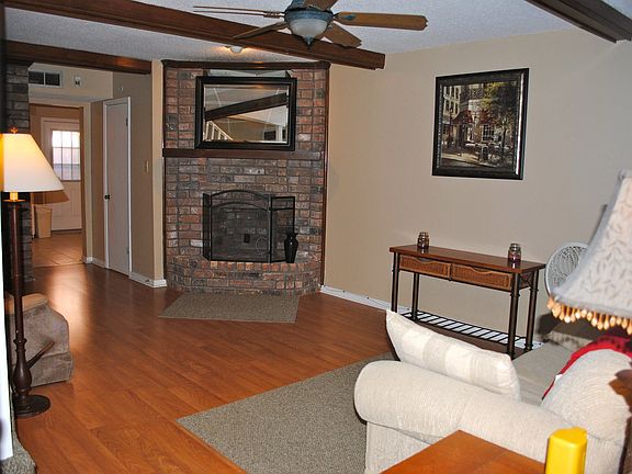 3rd image of 49 Brandon Hall Dr APT B