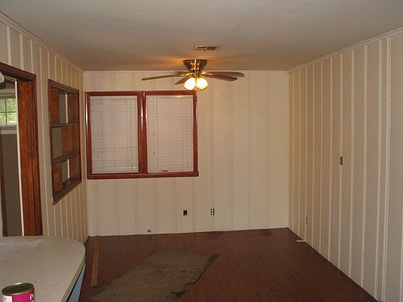 4th image of 309 E 12th St